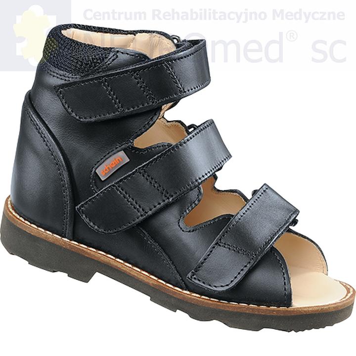 Jakie buty pomogą w walce z koślawością pięt u dzieci?