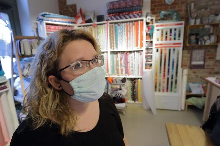 Maseczki szyte z pasją – krok po kroku do idealnego wykroju