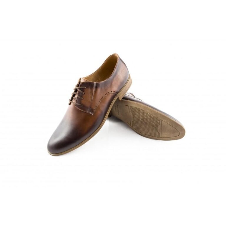 Stylowe buty, które idealnie komponują się z szerokimi spodniami 3/4