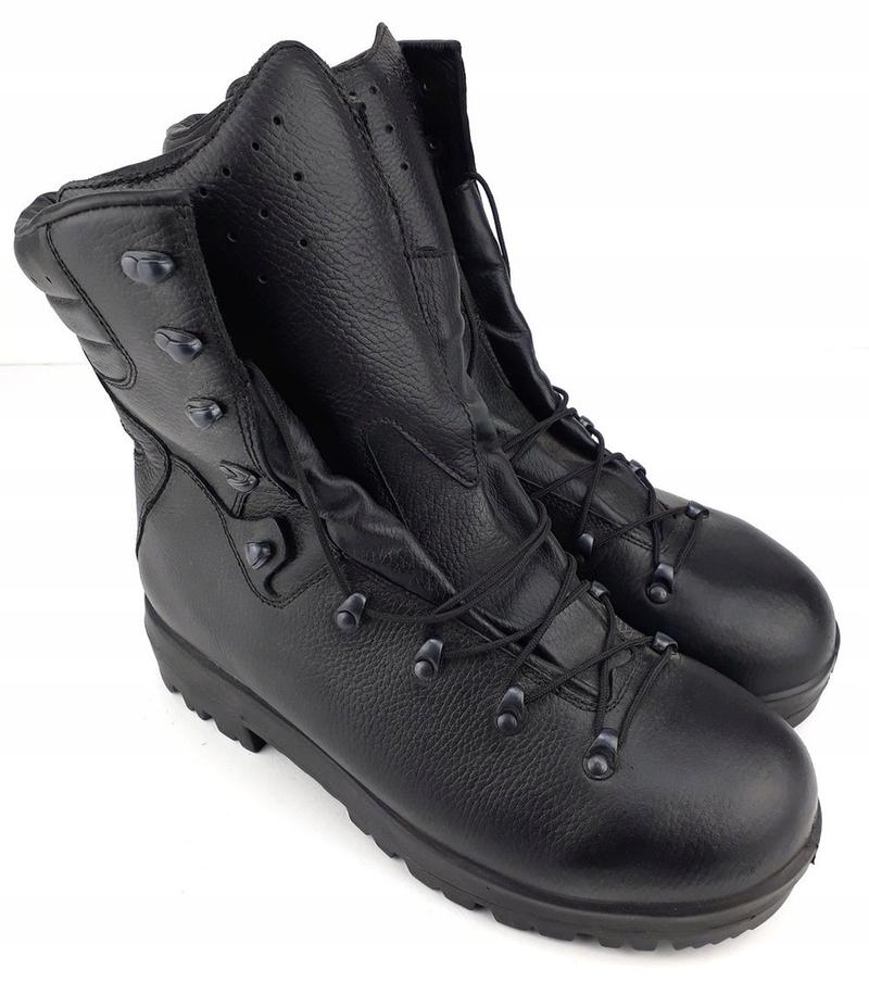 Jak mierzyć stopy do butów wojskowych