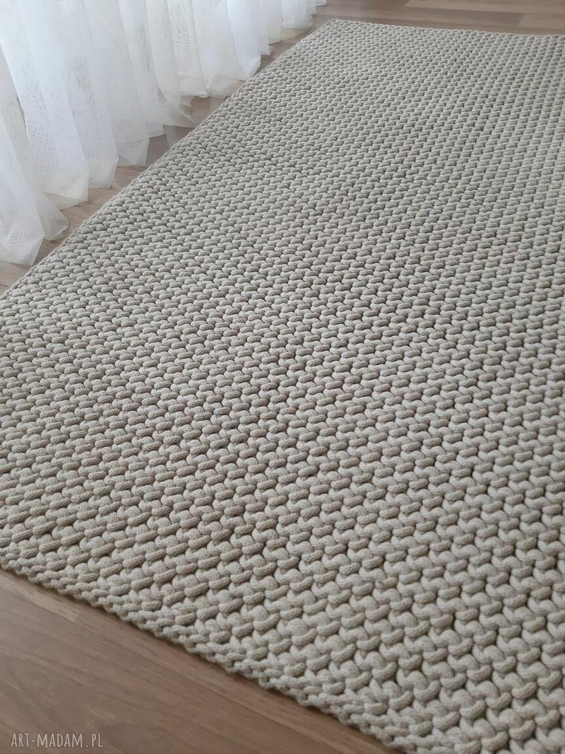 Kolory i wzory dywanów do salonu