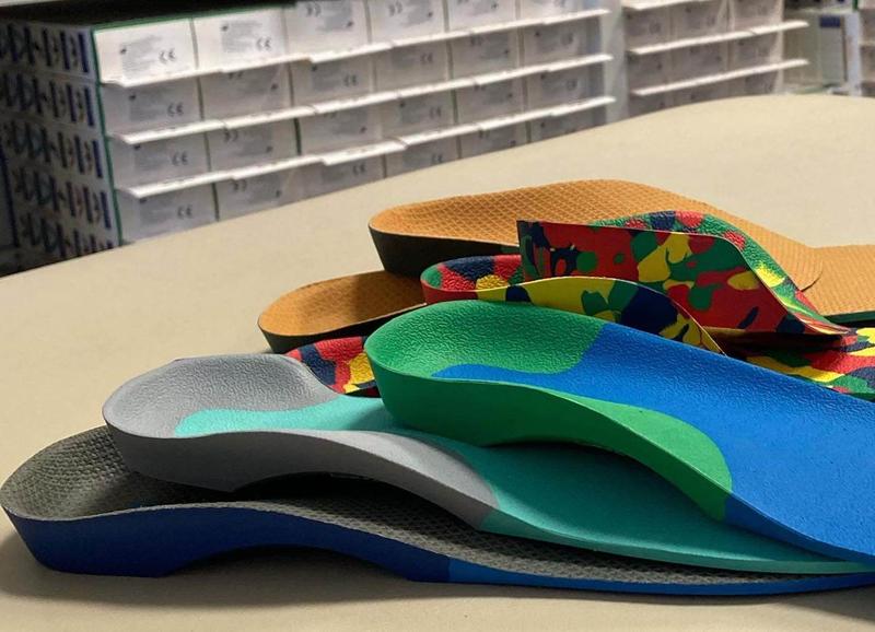 Jakie wkładki wybrać do za dużych butów, aby poprawić komfort noszenia?