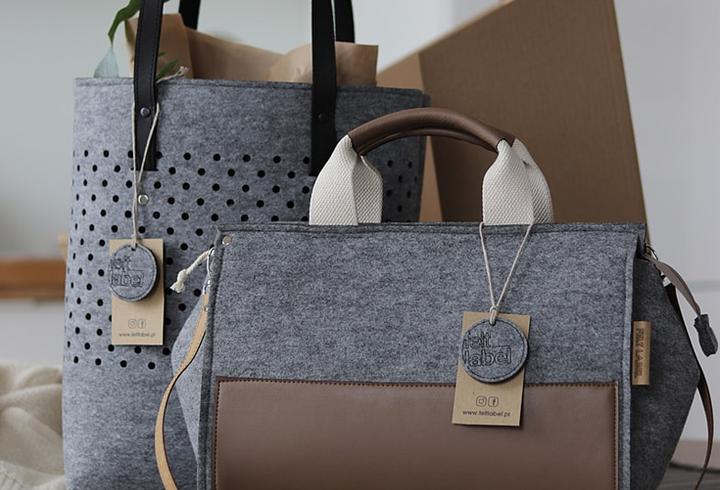 Twórz Stylowe Torebki: Jak Uszyć Model z Filcu z Użyciem Szablonów