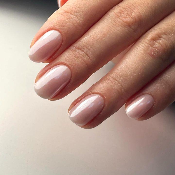 Manicure hybrydowy a zdrowie – czy naprawdę jest szkodliwy dla Twoich paznokci?