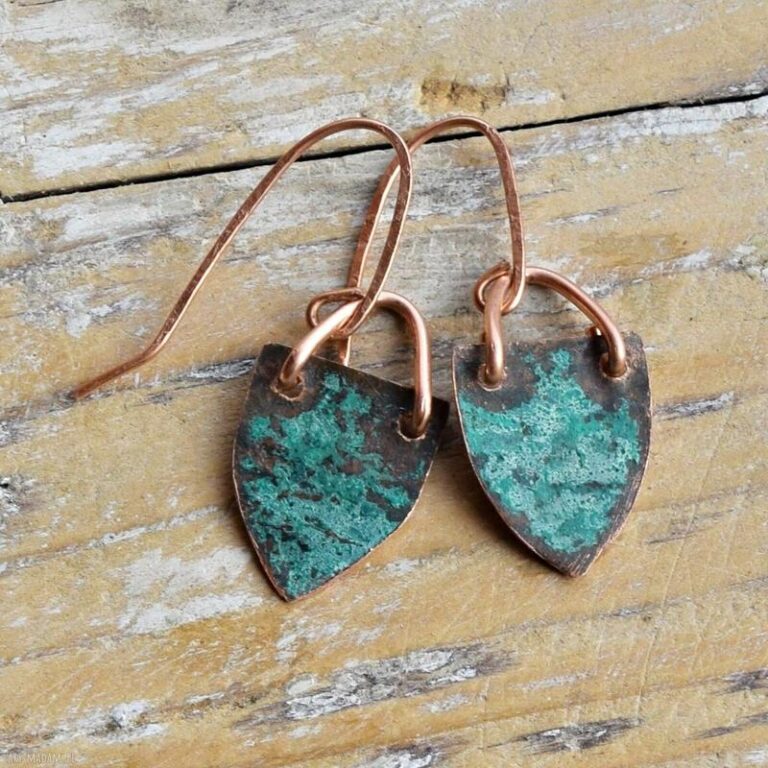 Twórz piękne dzieła: biżuteria z miedzi krok po kroku