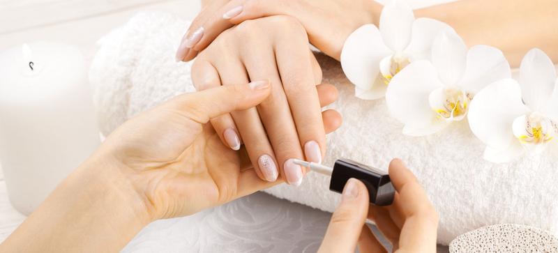 Czy hybrydy szkodzą paznokciom akrylowym