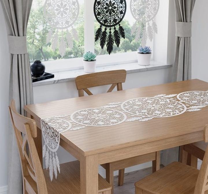 Szycie bieżnika na stół