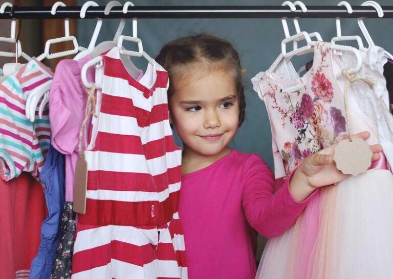 Jaki rozmiar odzieży wybrać dla 3-letniego dziecka? Poradnik dla rodziców