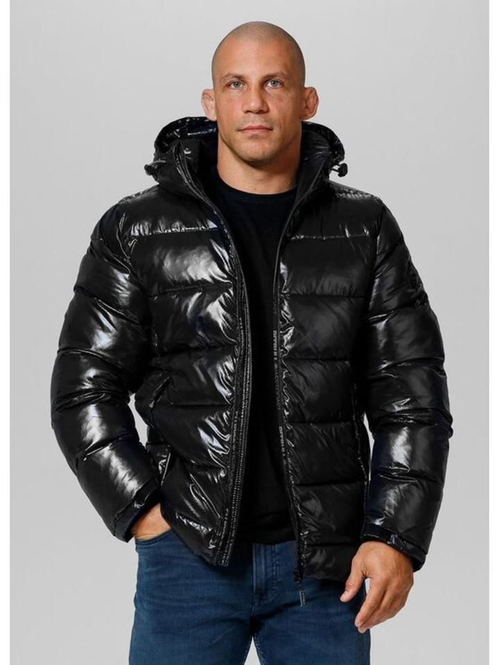 Przewodnik po stylu: jak dobrać odpowiedni rozmiar kurtki zimowej dla idealnego wyglądu i komfortu