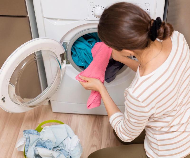 Segregacja ubrań przed praniem