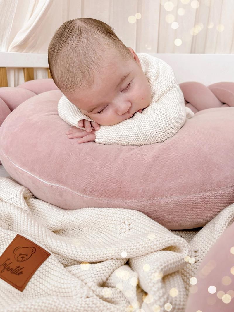 Szycie poduszki rogal