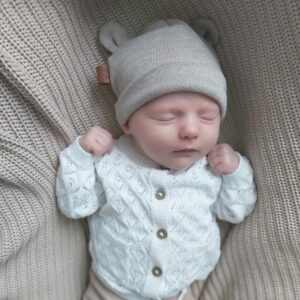Jak dobrać odpowiedni rozmiar czapeczki dla noworodka na zimę?
