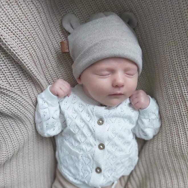 Jak dobrać odpowiedni rozmiar czapeczki dla noworodka na zimę?